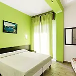 Guesthost - Seaview Terrace Sunny Apartamento