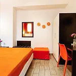 Guesthost - Naxos Terrace By The